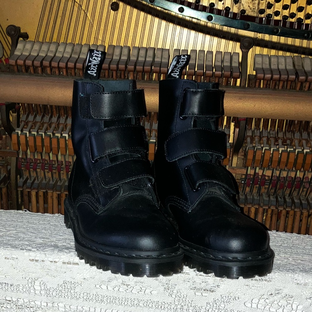 Doc Martens Coralia Black Velcro Strap Combat Boots sz 7